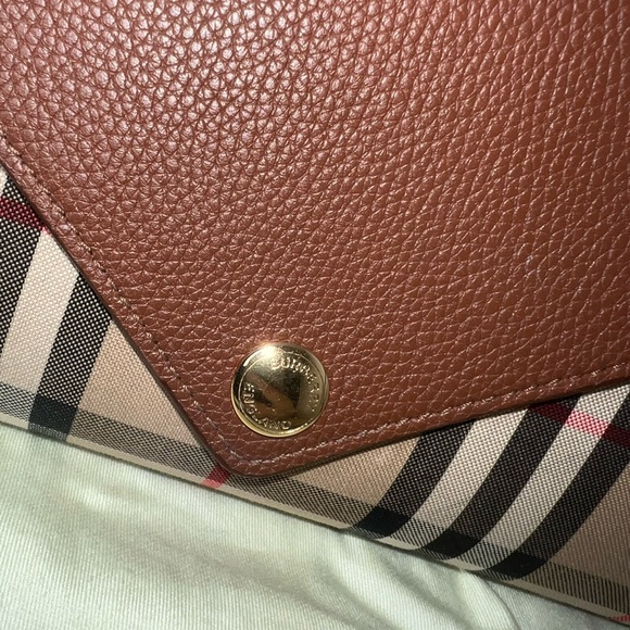 Burberry Hannah Envelope Wallet Handbag Shoulder Bag Strap Nova Check Leather - Picture 3 of 16